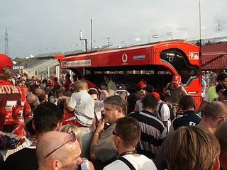 Crowd in front of the Ferrari pit