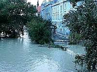 tn_Donauhochwasser15082002014_JPG.jpg