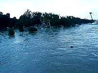 tn_Donauhochwasser15082002035_JPG.jpg